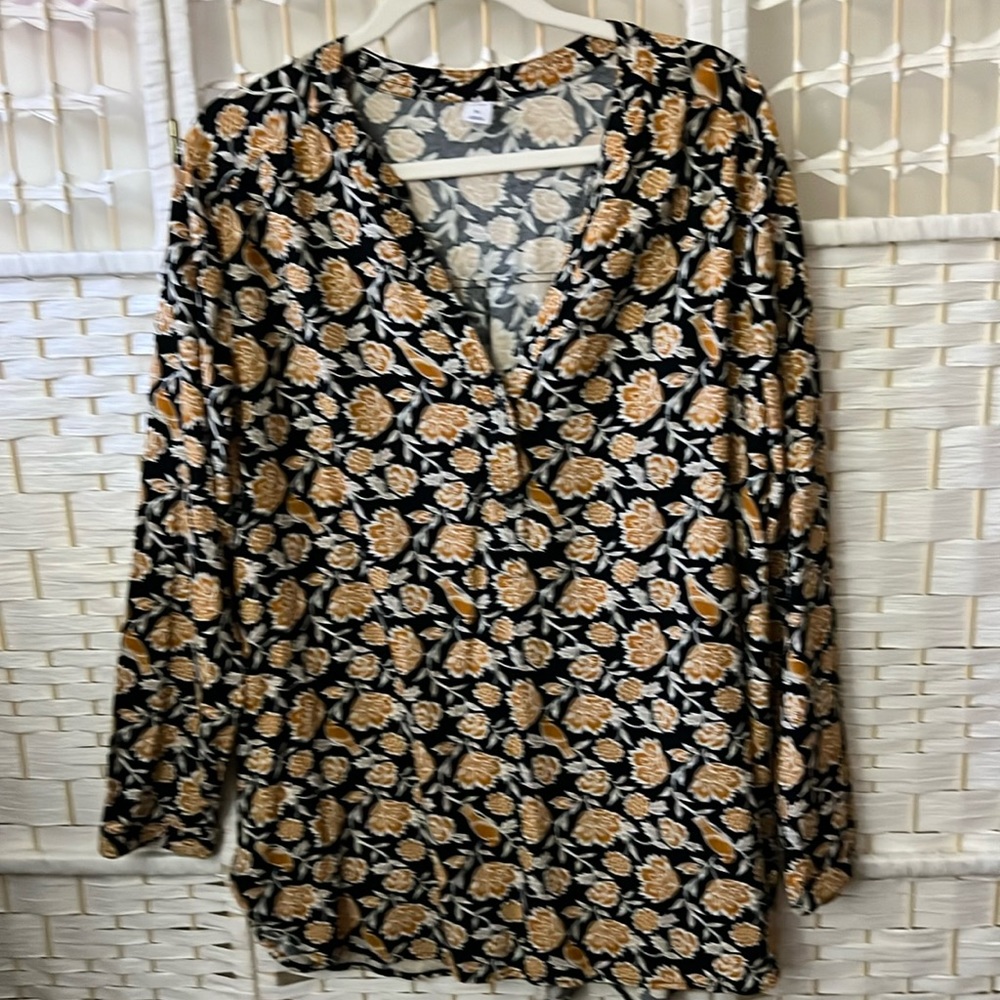 Old Navy Floral Print Blouses EUC S/XL
